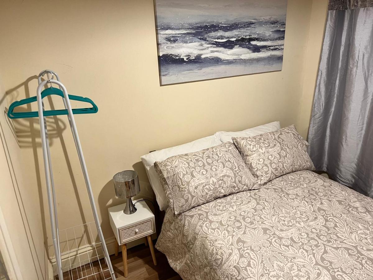Reading West Homestay Extérieur photo