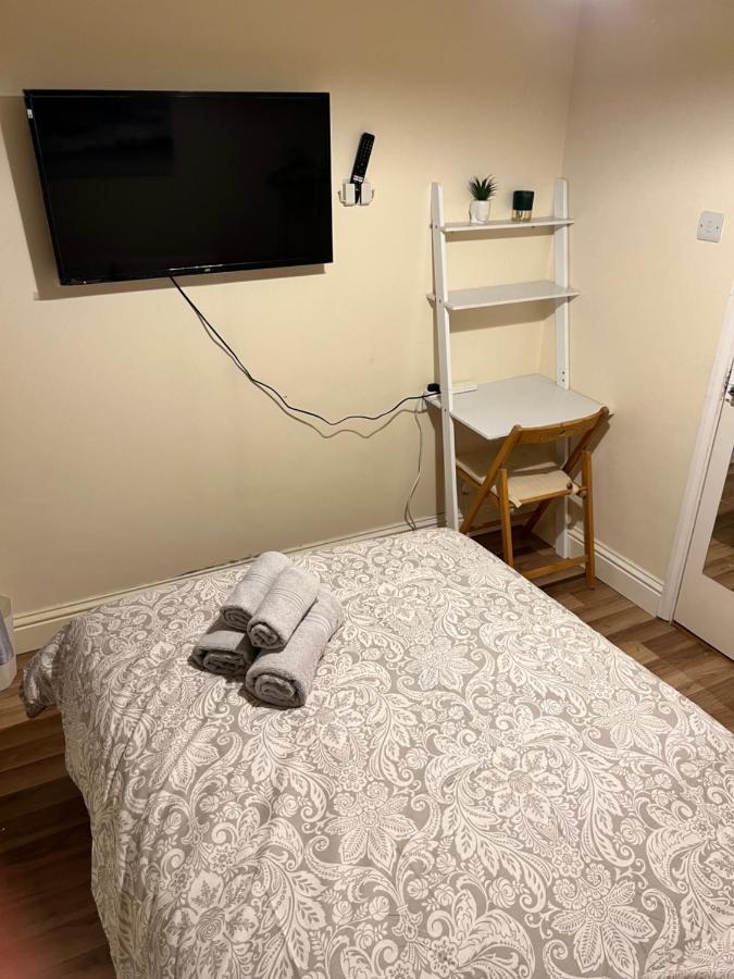 Reading West Homestay Extérieur photo
