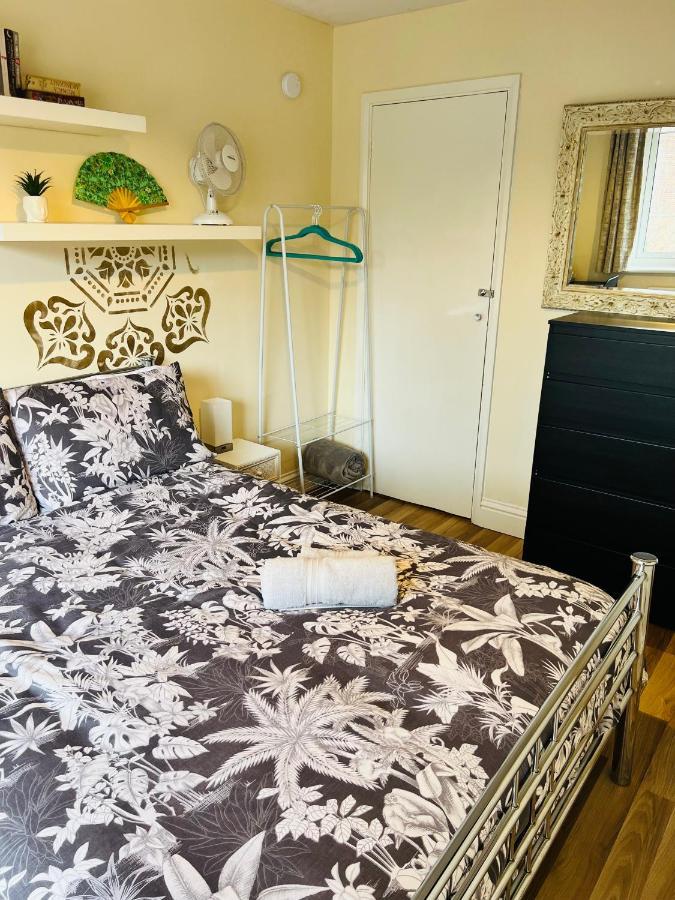 Reading West Homestay Extérieur photo