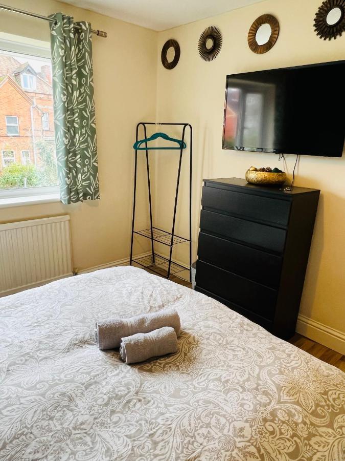 Reading West Homestay Extérieur photo