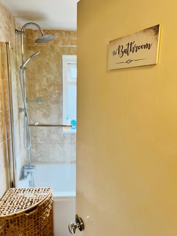 Reading West Homestay Extérieur photo
