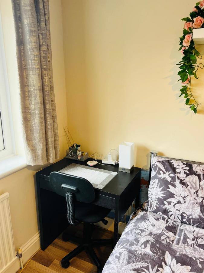 Reading West Homestay Extérieur photo